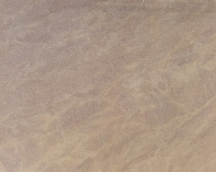 Placa de Arenisca Santafiora Venata: beige arena con ondas diagonales suaves