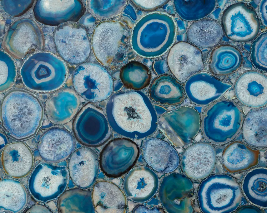 Placa de Ágata Azul: mosaico de rodajas con anillos azules y centros blancos