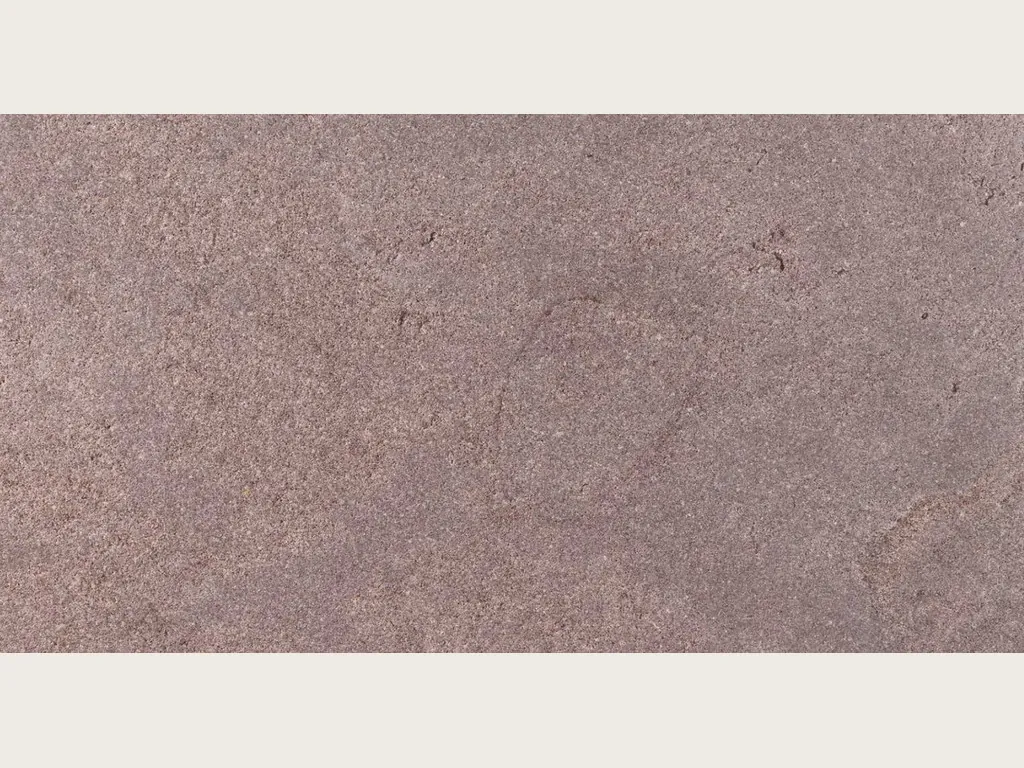 Placa de Arenisca Santafiora Brown: grano fino malva uniforme en acabado mate