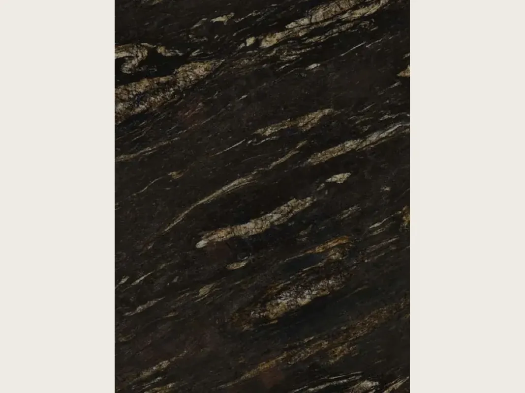 Placa de granito negro Matrix: negro con trazos alargados dorados y beige en diagonal