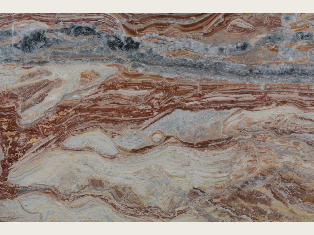 Placa de mármol rojo Arabescato Rosso: bandas onduladas horizontales de rojo ladrillo, crema y gris azulado