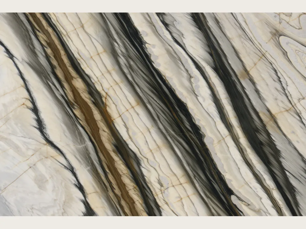 Placa de mármol blanco Calacatta Oyster: bandas anchas negras y marrones en diagonal sobre crema