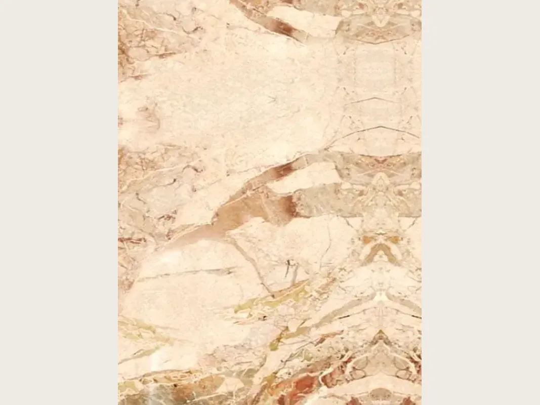 Placa de mármol beige Golden Vein: fragmentos beige rosado separados por manchas terracota y marrón rojizo