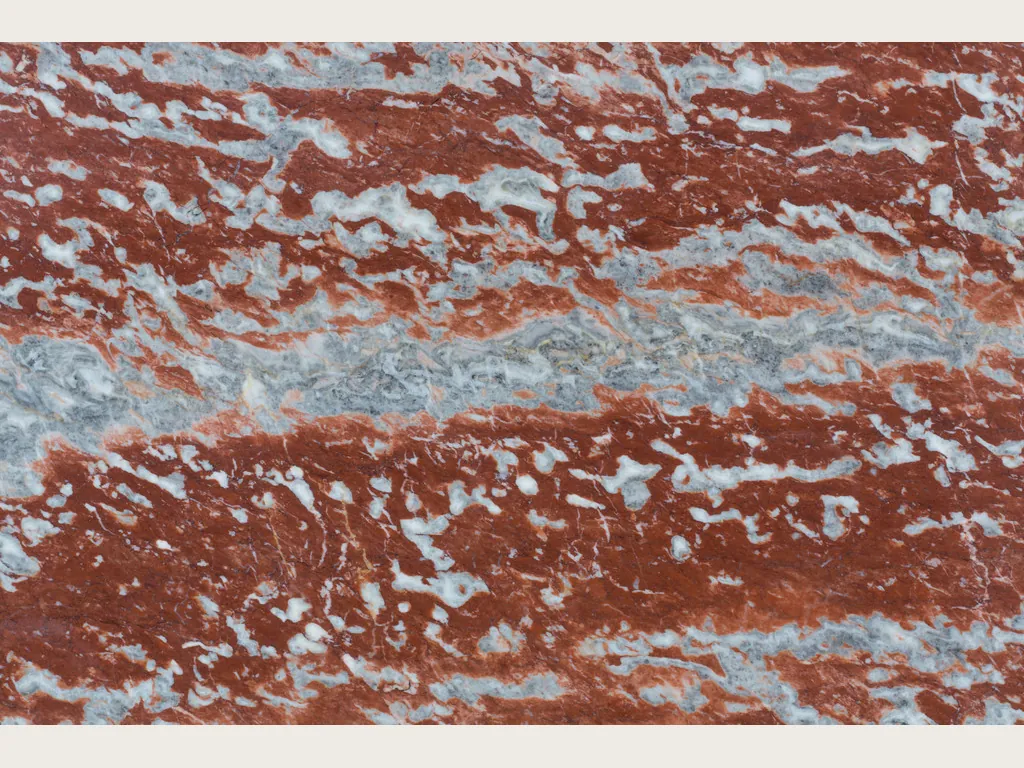 Placa de Mármol Rojo Francia: franjas horizontales rojas alternadas con bandas gris azulado y blancas