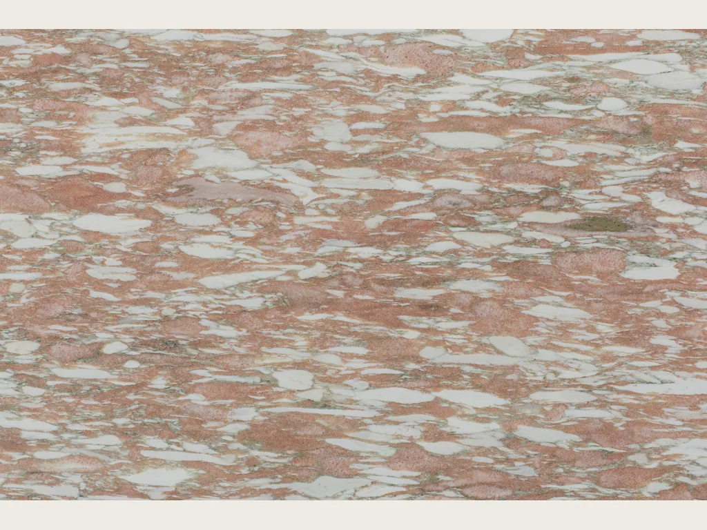 Placa de Mármol Rosa Norvegia: fondo rosa salmón con trazos blancos y grises alargados en horizontal