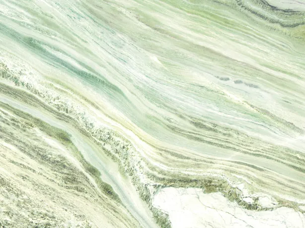 Detalle de la placa de Sequoia Green: las bandas verdes, blancas y grises con el brillo del pulido