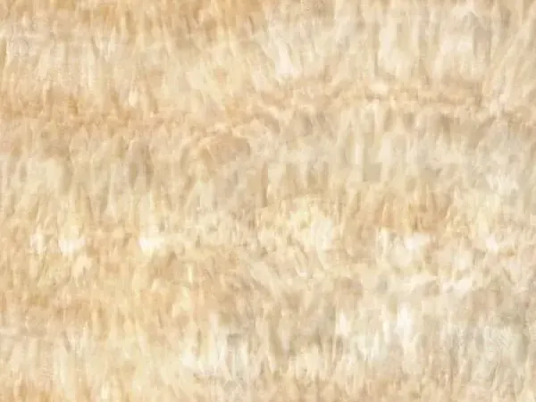 Placa de Ónix Miel: bandas horizontales suaves en crema y miel claro, con textura fibrosa vertical