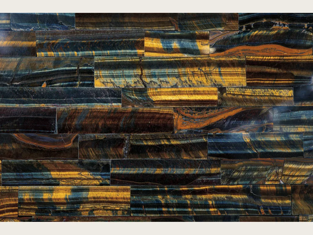 Placa de Ojo de Tigre Azul Dorado: mosaico de listones con bandas azules, doradas y naranjas