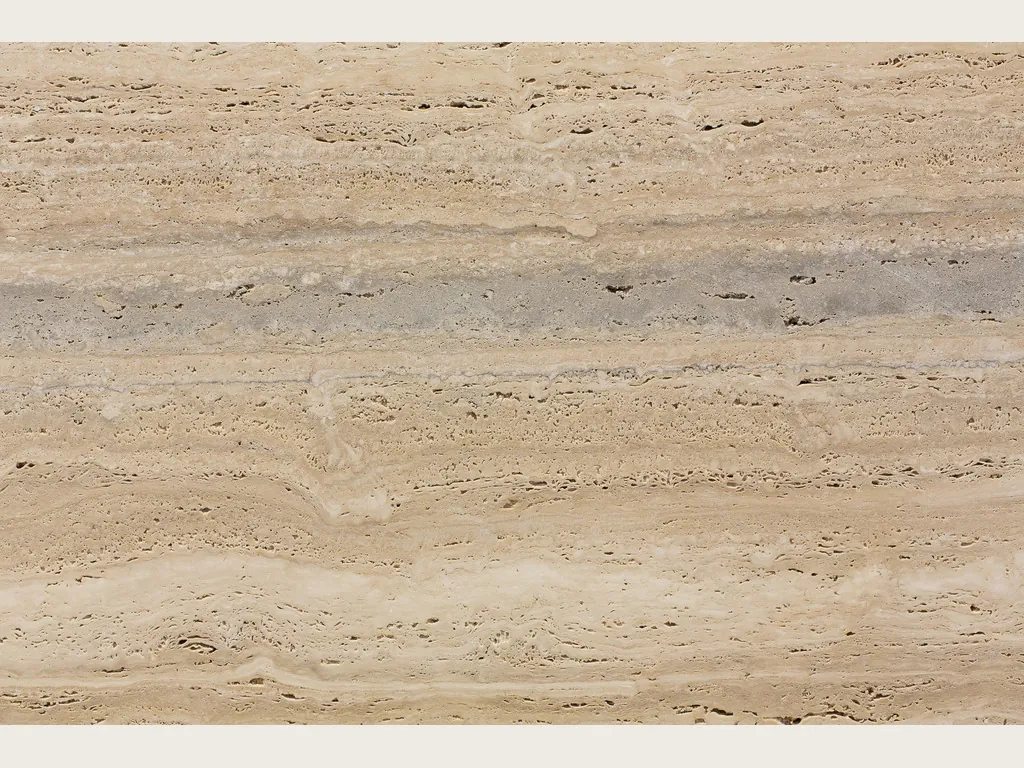 Placa de travertino beige Striato: beige con franjas horizontales finas y alguna banda gris más ancha